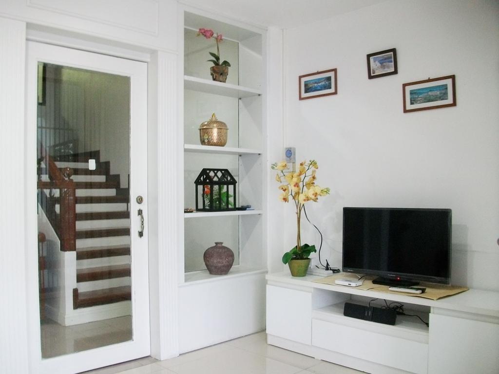 A Joy House - Kaset Nawamin City Bangkok Exterior foto